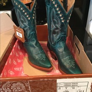 LADIES JUSTIN COWBOY BOOTS